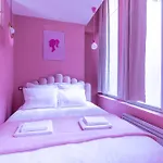 Beautiful Modern Barbie Flat In Paris